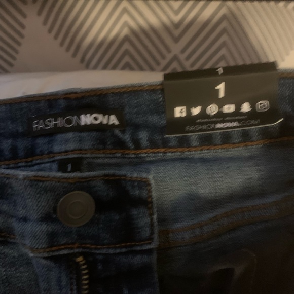 NEW FASHIONOVA JEANS - Picture 2 of 2